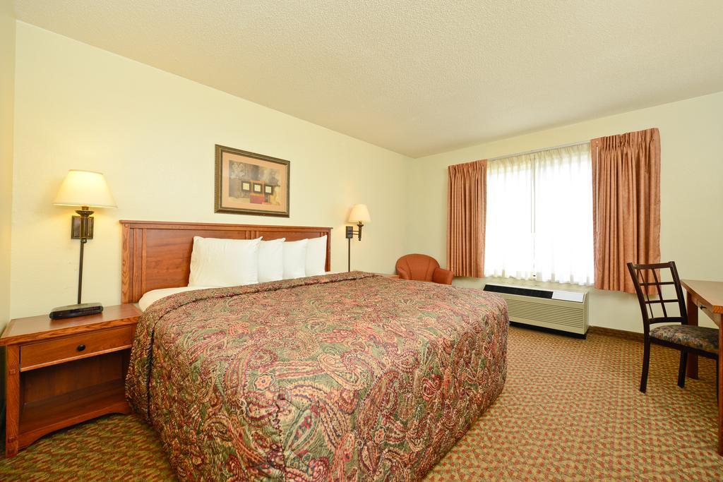 Americas Best Value Inn And Suites Overland Park Cameră foto