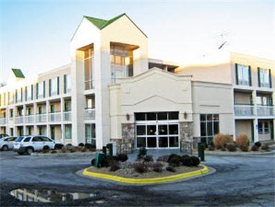 Americas Best Value Inn And Suites Overland Park Exterior foto